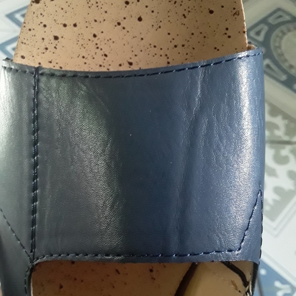 Sandals - Picture 4 of 8